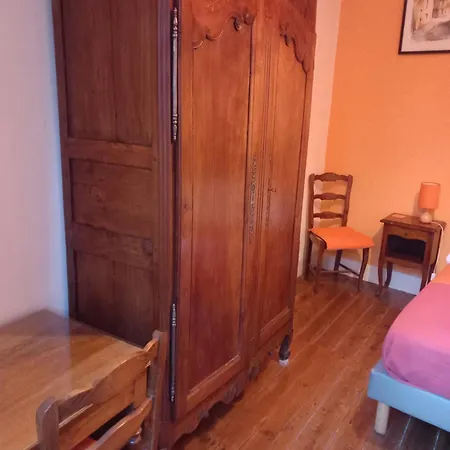 D'hotes La Tour De Brazalem Bed & Breakfast Nerac