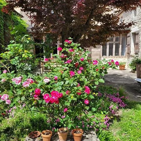 D'hotes La Tour De Brazalem Bed & Breakfast