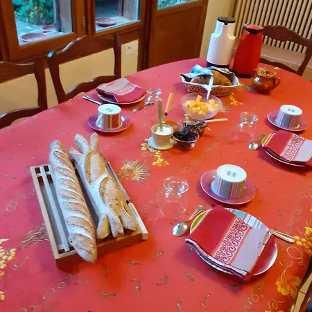 Bed & Breakfast D'hotes La Tour De Brazalem 3*