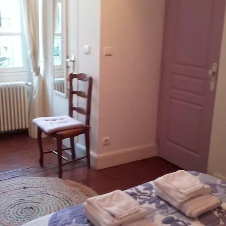 D'hotes La Tour De Brazalem Bed & Breakfast Nerac