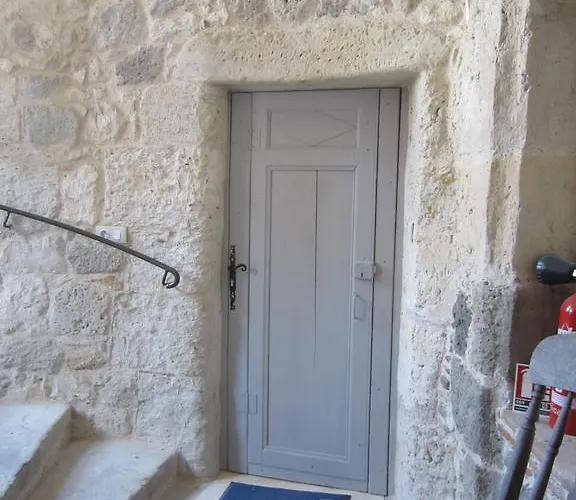 Bed & Breakfast D'hotes La Tour De Brazalem 3*